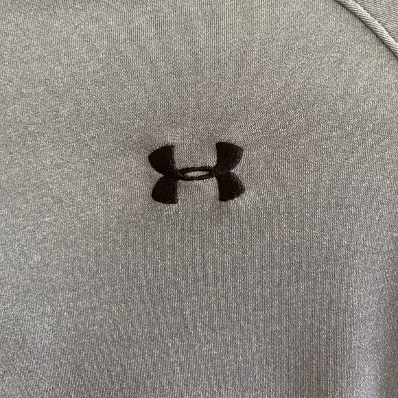 Under Armour women’s light weight Hoodie - Size Medium - Picture 3 of 4